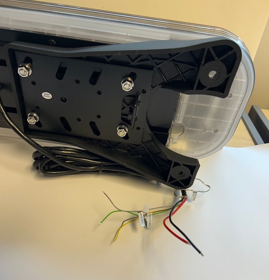 790 Series light bar 1520mm With stop, tail, flashersSize 1201 - 1840mmVSWD - 795 - A - STTVSWDSRH Lighting