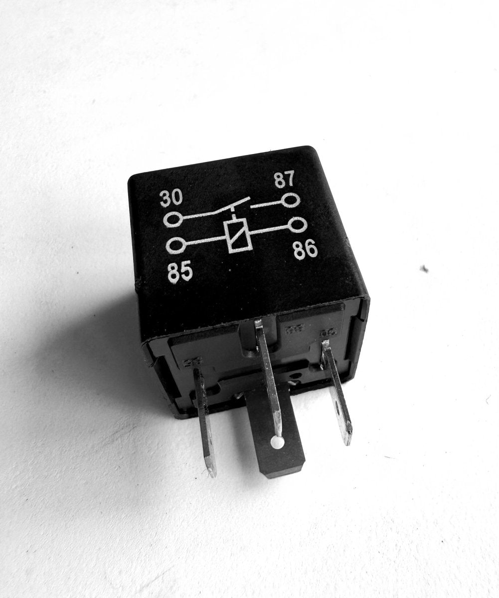 Hella 4 and 5 terminal relays for automotive applicationsAccessory4RA 965 400-071HellaSRH Lighting