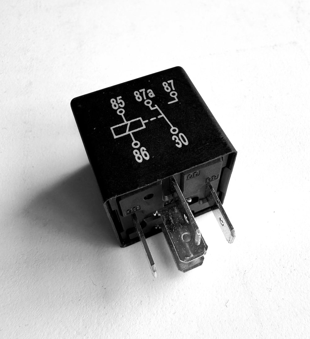 Hella 4 and 5 terminal relays for automotive applicationsAccessory4RA 965 400-071HellaSRH Lighting