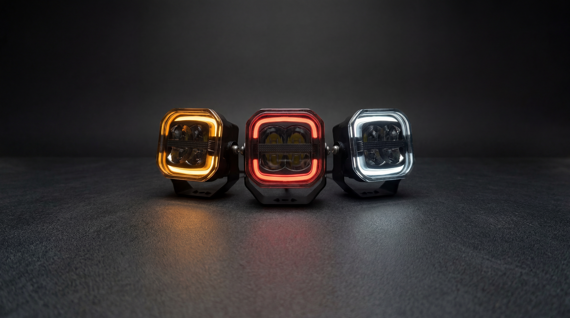 CALLISTO driving light with tricolour side light.