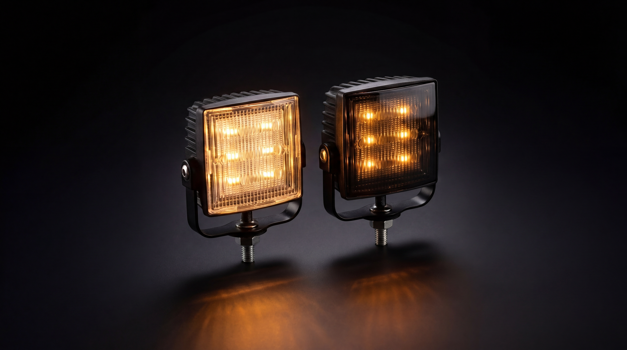 6H75  Pedestal mount 6-LED Strobe lamp amber