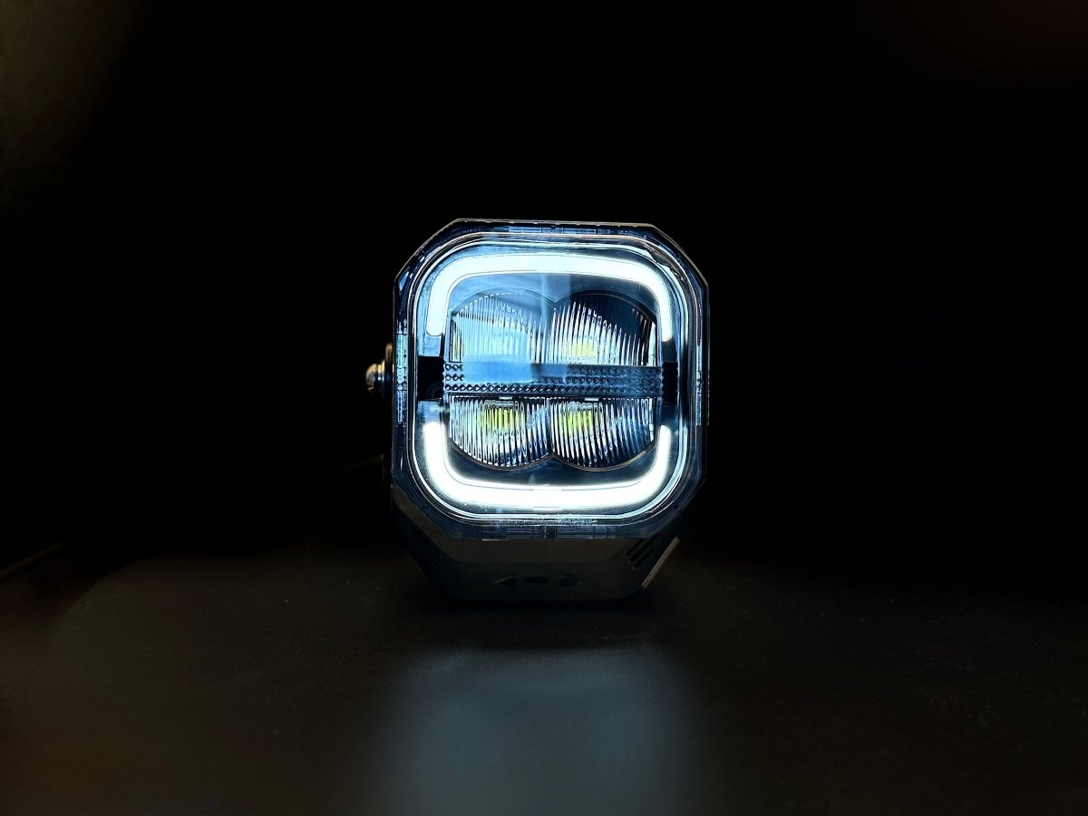 CALLISTO driving light with tricolour side light.Driving LightCallistoSRH LightingSRH Lighting